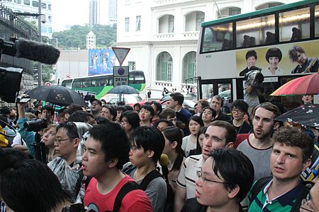 Manifestantes marchan en Hong Kong para apoyar a Edward Snowden 02.jpg