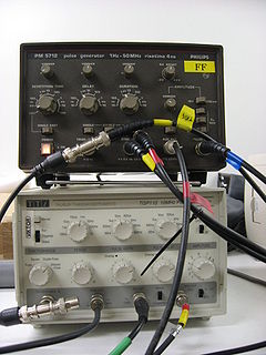 Pulse generator A pulse signal generating circuit