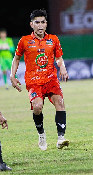 <span class="mw-page-title-main">Naphat Deeprasert</span> Thai footballer