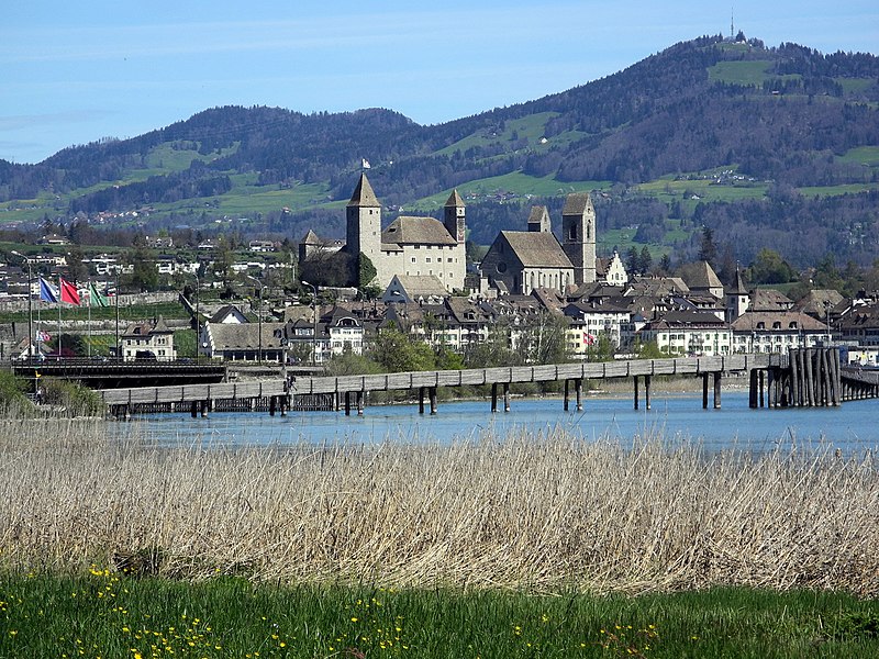 File:Rapperswil - Bachtel - Seedamm - Holzbrücke - Hurden 2012-04-26 12-34-09 (P7000).JPG