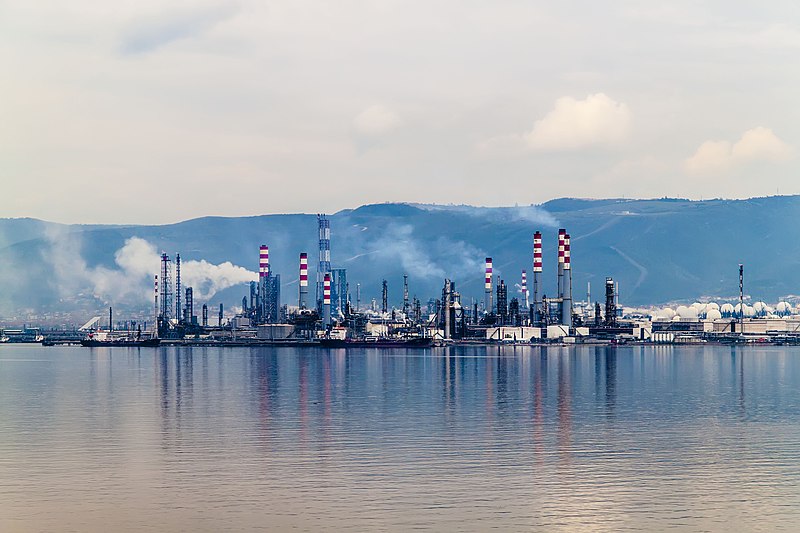 File:Refinery.jpg