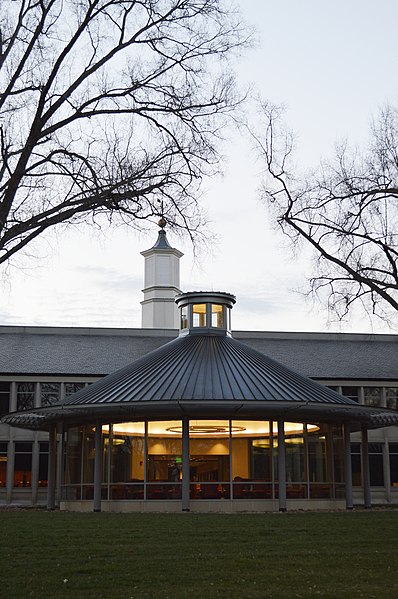 File:Rinker Hall - panoramio.jpg