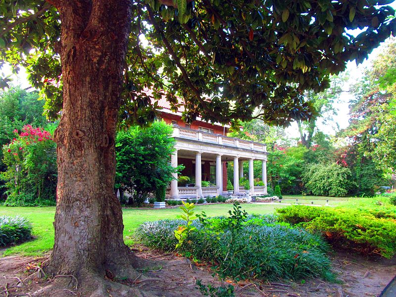 File:Robert M. McFarlin House, Tulsa, OK, Southeast 01.JPG