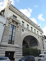 Ancien hôtel du prince Roland Bonaparte : accès au no 10.