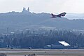 Samolot easyJet startuje z lotniska Balice, widok ze skały Krzywy Sąd, 20220212 0958 4221.jpg