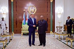 Secretary_Kerry_Poses_for_a_Photo_With_Djiboutian_President_Guelleh_Before_Their_Meeting_in_Djibouti_%2817391137802%29.jpg