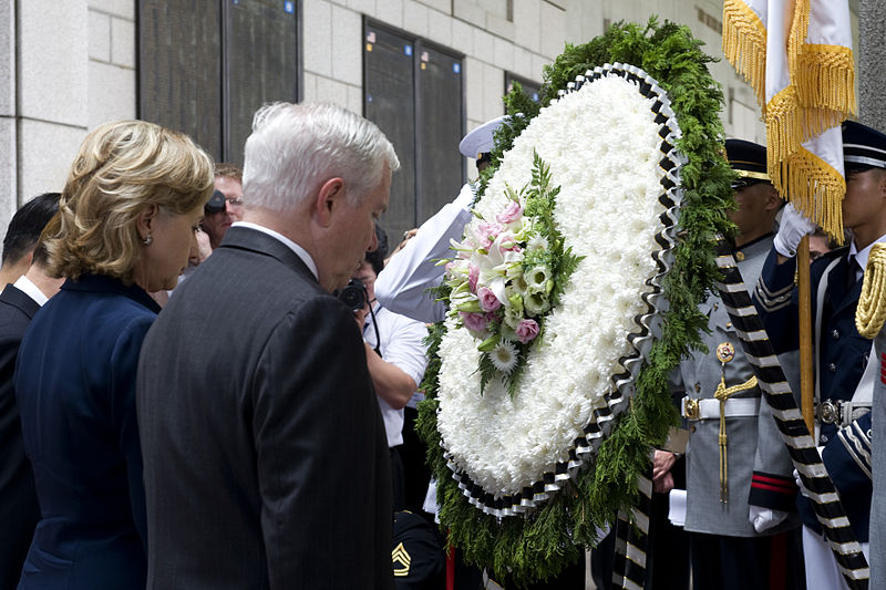 File:Secretary of State Hillary Rodham Clinton, left, and Secretary of Defense Robert Gates observe a moment of silence after laying a wreath at the War Memorial of Korea in Seoul, South Korea, July 21, 2010 100721-D-JB366-016.jpg