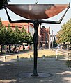 Skulptur Breite Str (Panko) Viertelmondträgerin Trak Wendisch 1999.jpg