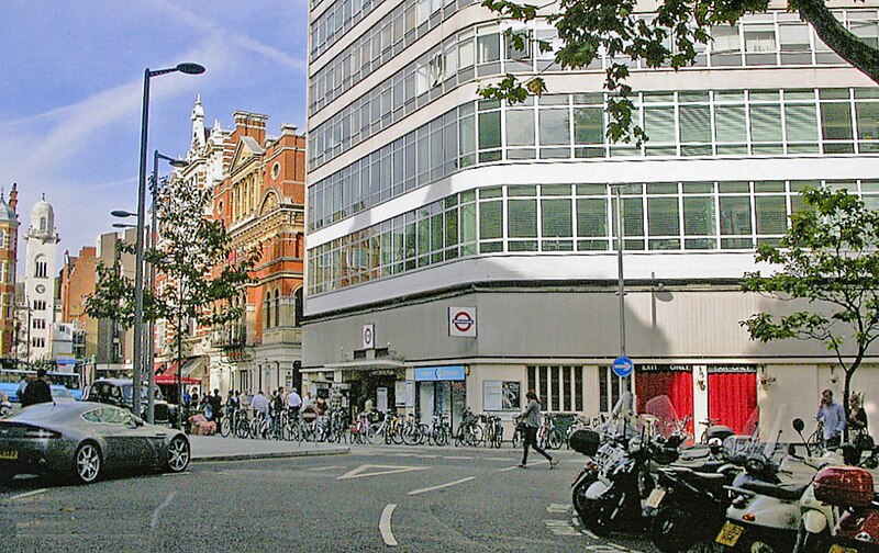 File:Sloane Square, entrance to Underground station, 2009 - geograph.org.uk - 5637091.jpg