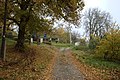 Čeština: Náves ve vesnici Služetín, Karlovarský kraj English: A common in Služetín, Karlovy Vary Region, CZ