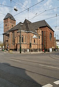 St. Martin in Duesseldorf-Bilk, von Suedwesten.jpg