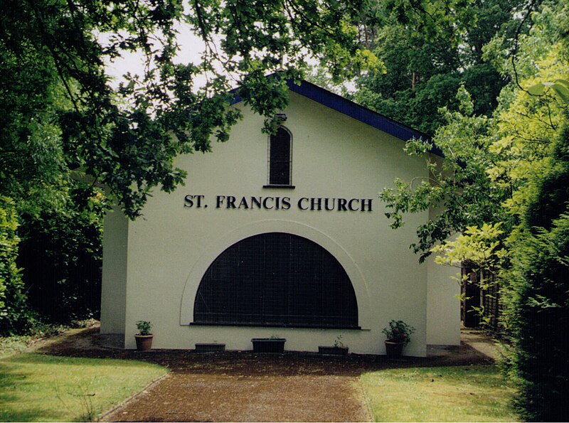 File:St Francis, Headley Down - geograph.org.uk - 2474442.jpg