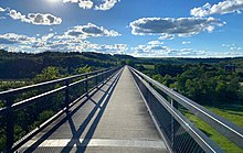 Redresser dans le viaduc de Salisbury (couper).jpg