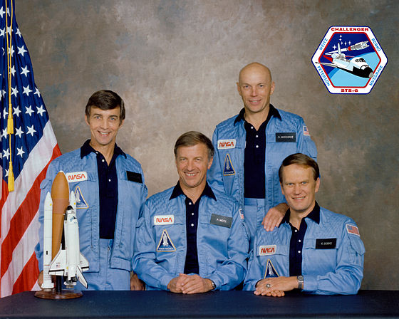 Crew 6. STS 6. Стори Масгрейв. STS-7 экипаж. Экипаж Челленджера погибшие астронавты.