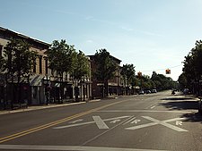 Looking west along Chicago Boulevard Tecumseh Downtown Historic District.JPG