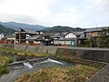 English: Tenzan Shuzō, a Sake brewery. There are some old Sake warehouses. 日本語: 古い酒蔵を有する天山酒造。