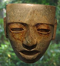 Maska z serpentynitu, III–VI w.
