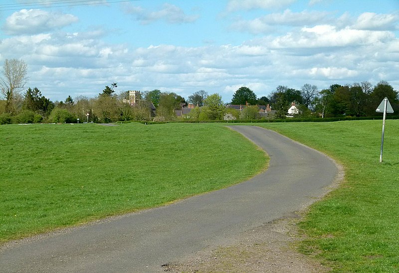 File:The road to Rotherby - geograph.org.uk - 4462735.jpg