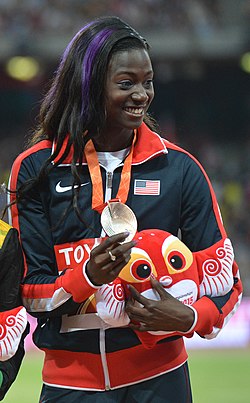 טורי בואי בטקס חלוקת המדליות באליפות העולם באתלטיקה 2015