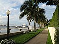 Town of Palm Beach - lake bikeway.JPG