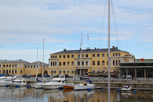 Image: Trondheim Central Station 2009