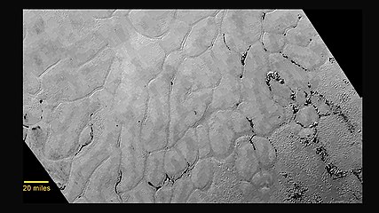 Поверхня Плутона: рівнина.