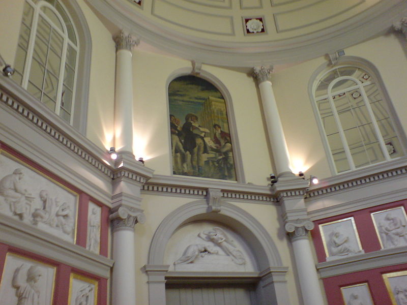 File:UCL Flaxman Gallery and Jeremy Bentham.jpg