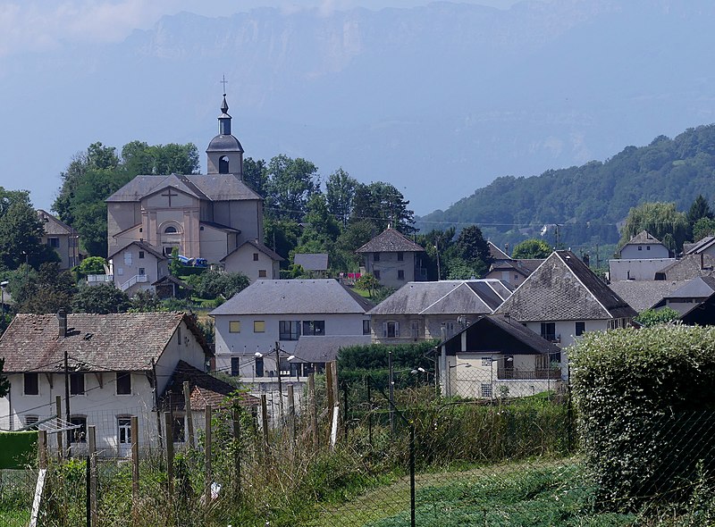 File:Village de Coise en Savoie à midi (juillet 2021).JPG