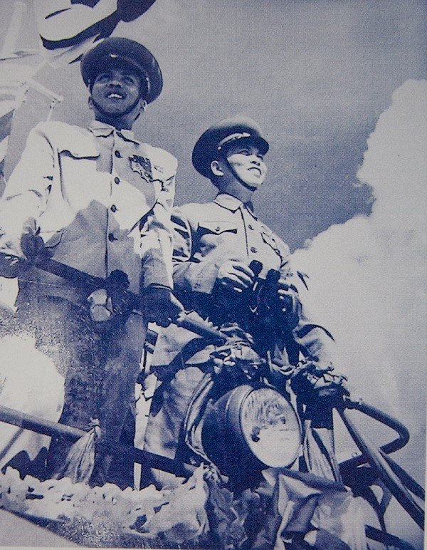 Võ Nguyên Giáp and Phạm Văn Đồng in Hà Nội, 1945