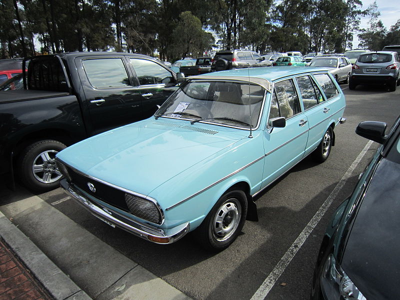 File:Volkswagen Passat Wagon (15154049117).jpg