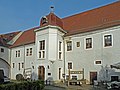 Schloss Wurzen; später Amtsgericht: Schloss mit Nebengebäuden und Einfriedungsmauern mit Toranlage (Einzeldenkmale zu ID-Nr. 09306317)