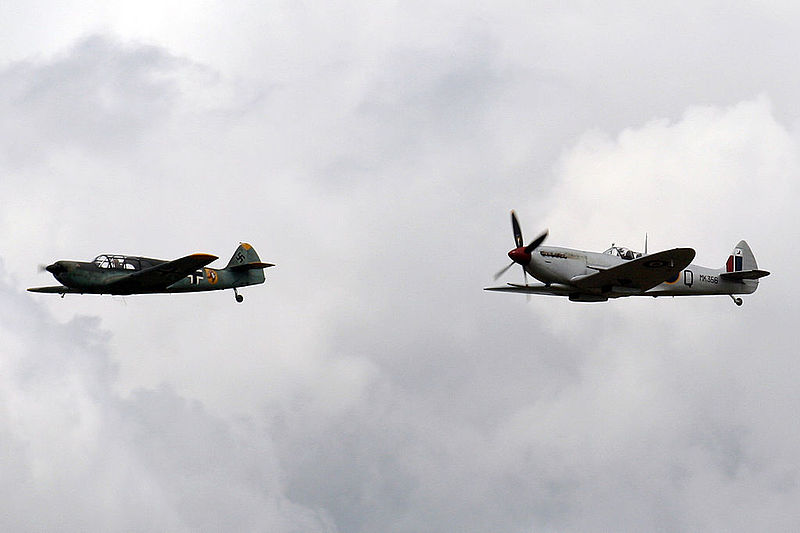 File:Warbirds (5109931692).jpg