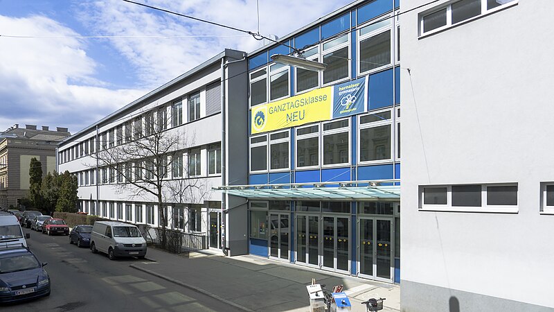 File:Wien 17 Gymnasium Geblergasse a.jpg