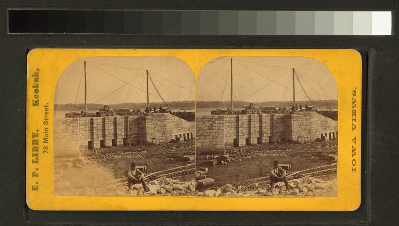 File:Worker sitting near the locks (NYPL b11707468-G90F190 013F).tiff