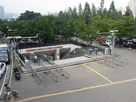 Tập_tin:World_Cup_Stadium_Station_(Seoul)_Exit_1.JPG