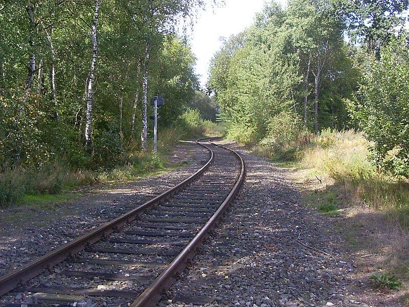 File:Zeven-rail-2009-07.jpg