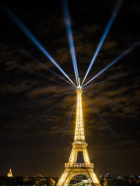 File:-COP21 - Human Energy à la Tour Eiffel à Paris - -climatechange (23490607781).jpg