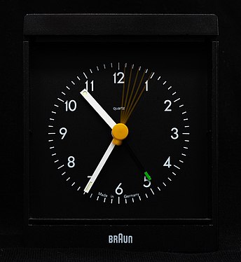 Braun analog battery alarm clock, type: 4 752 / AB 35