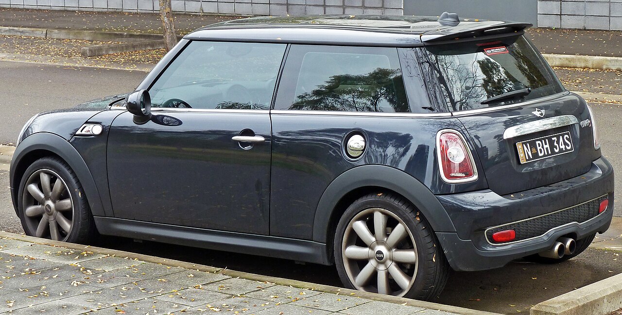 File:2007-2010 Mini Hatch (R56) Cooper S hatchback (2010-07-13) 01.jpg -  Wikimedia Commons