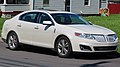 2009 Lincoln MKS AWD, front right view