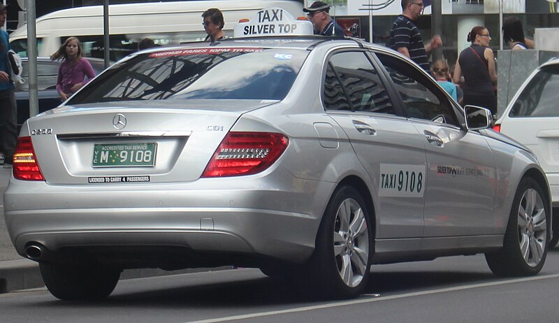 File:2013 Mercedes-Benz C 200 CDI (W 204) sedan, Silver Top Silver Service taxi (2015-01-02).jpg