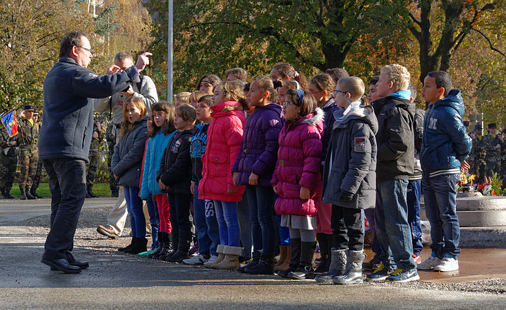 Chant de la Marseillaise par une classe d'une école élémentaire belfortaine.