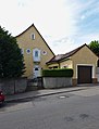 Villa mit Garage (Sachgesamtheit)