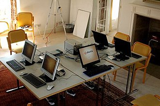 A 5-screen Ndiyo system based on a single PC, similar to those deployed in Internet cafes in Bangladesh, South Africa and Tanzania A 5-screen Ndiyo system.jpg