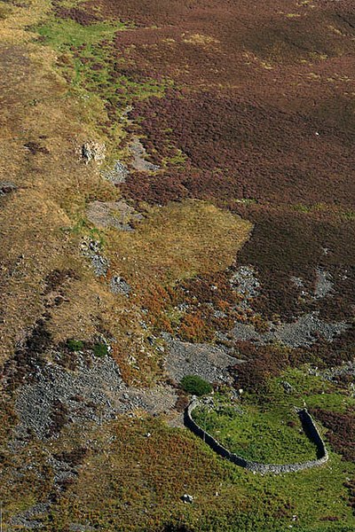 File:A sheepfold on Nether Hill - geograph.org.uk - 1494121.jpg