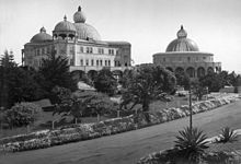 The Raja Yoga Academy and the Temple of Peace, c. 1915 Akademie und Tempel.jpg