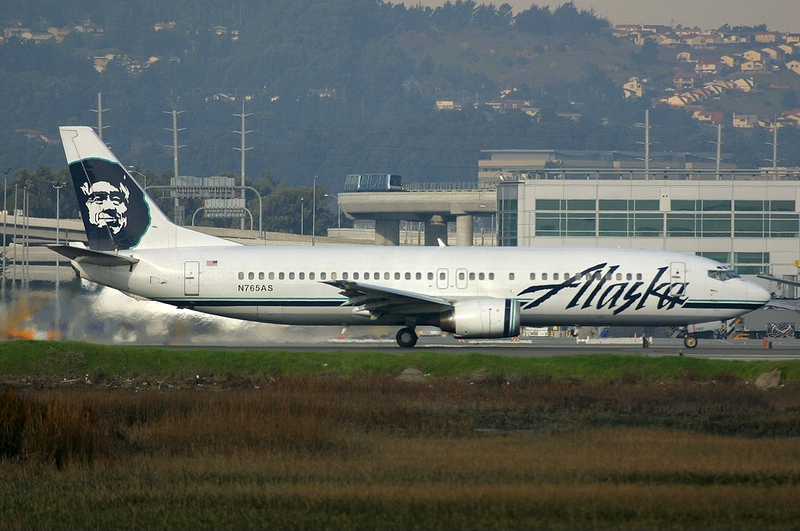 File:Alaska Airlines Boeing 737-400 N765AS SFO 2003-12-28.png