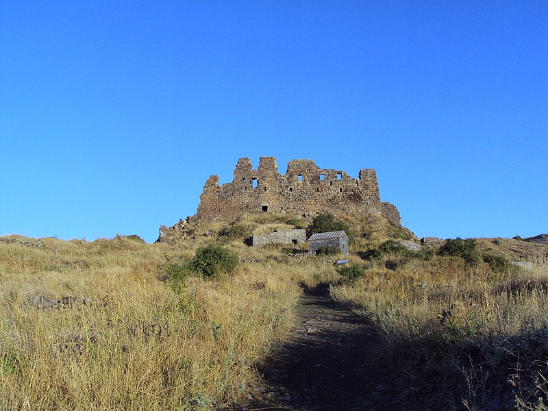 File:Amberd Fortress, Mount Aragats, Aragatsotn, Armenia - panoramio (1).jpg