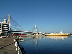 Aomoribay bridge.jpg