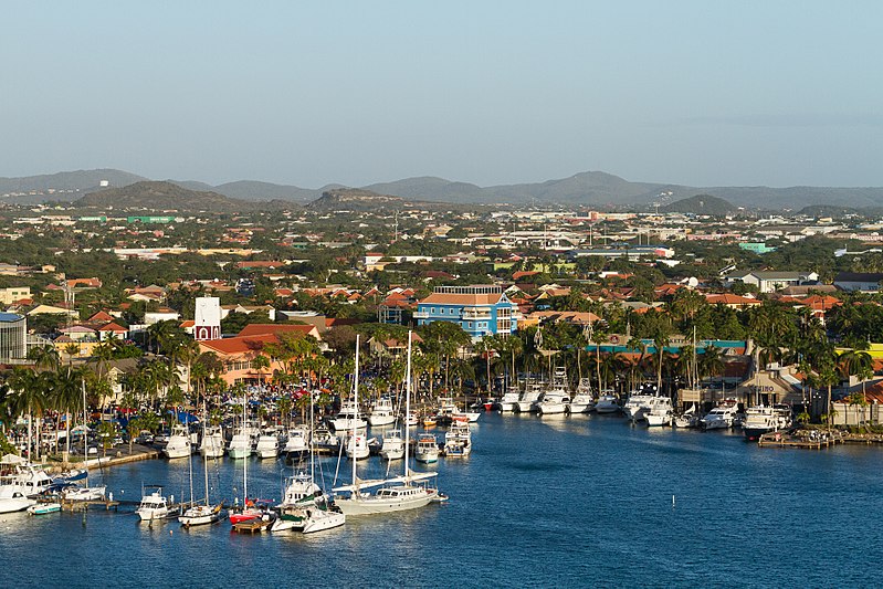 File:Aruba inlet full of sailboats (13256736534).jpg